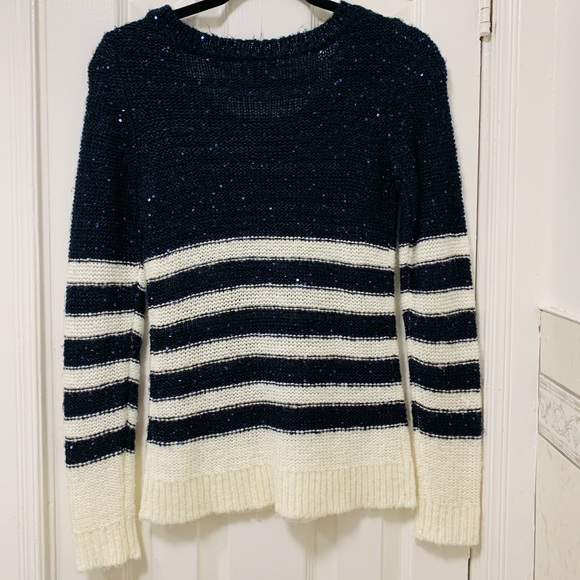 White&dark blue sequined knit sweater 💙🤍 - Picture 8 of 12